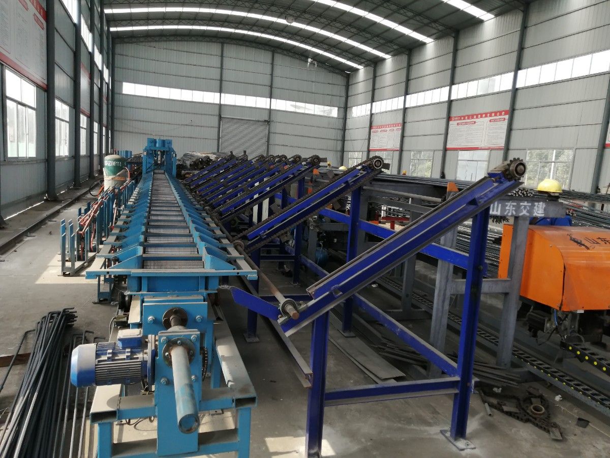 數(shù)控鋼筋加工設(shè)備廠家淺談鋼筋制作和運(yùn)輸?shù)南嚓P(guān)注意事項(xiàng)