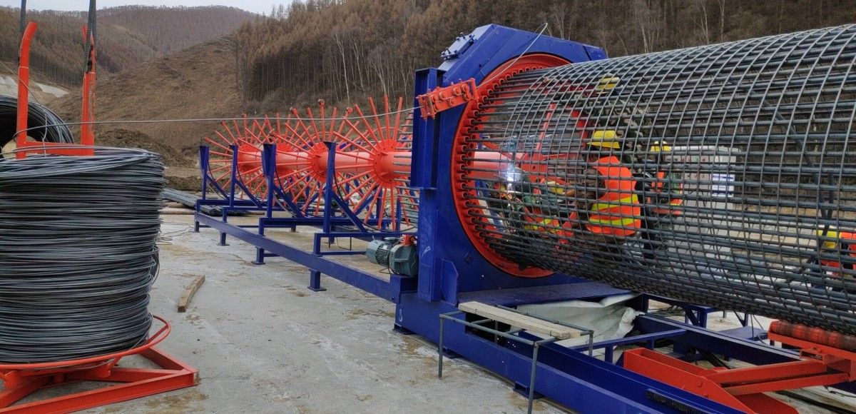 了解全自動(dòng)鋼筋籠滾焊機(jī)的分類(lèi)特點(diǎn)及減少使用磨損方法