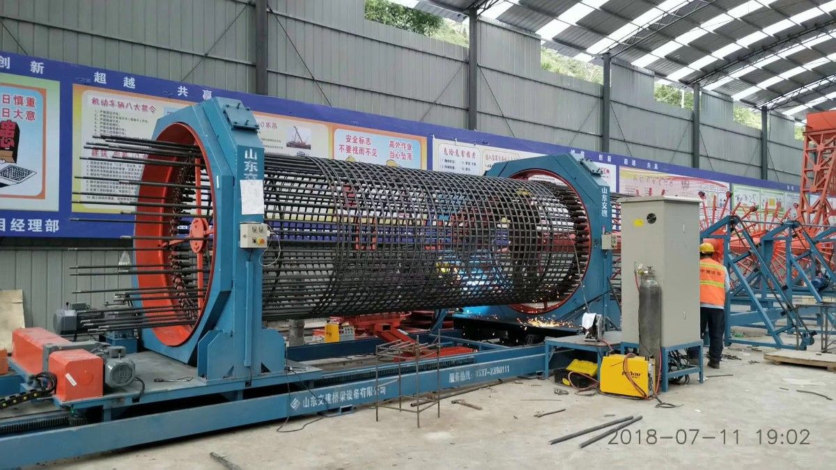 山東交建淺談數(shù)控鋼筋籠滾焊機的綜合效益